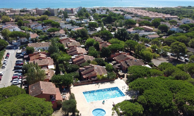 Mas Pinell Ski Chalet | Gregal 122 - A/C, pool and fenced garden