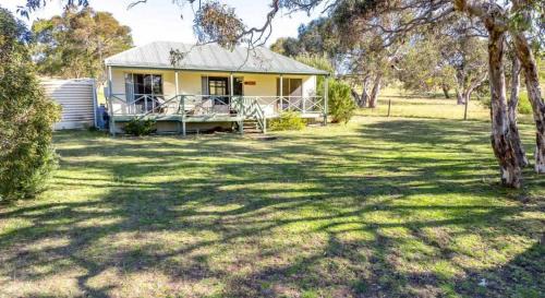 Middleton House | Grevillea 63 Burgar Rd Middleton - Linen Included