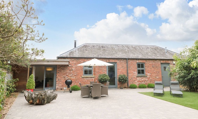 Calwich Cottage | GREY ROOFS, pet friendly, luxury holiday cottage in Ashbourne