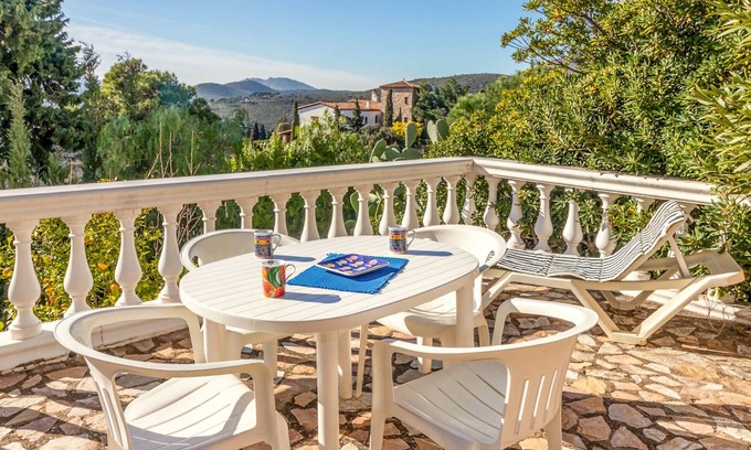 Llanca Apartment | Grifeu 10 - Apartment with terrace