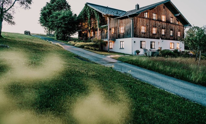 Marchhauser Apartment | Große Ferienwohnung "hermann Lenz" im Großzügigen Landhaus