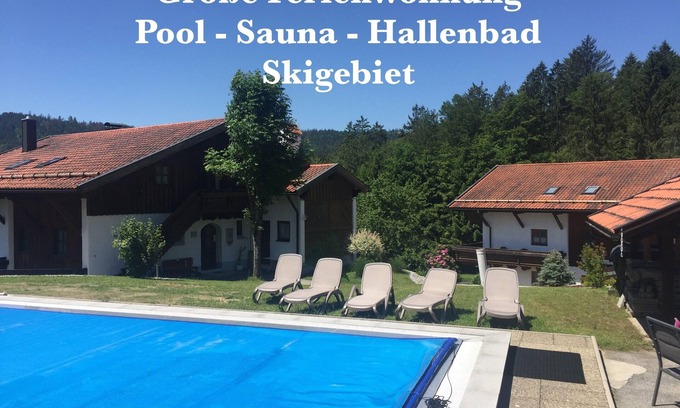 Hauzenberg Apartment | Große Ferienwohnung Pool Sauna Hallenbad Wintersport bei Passau