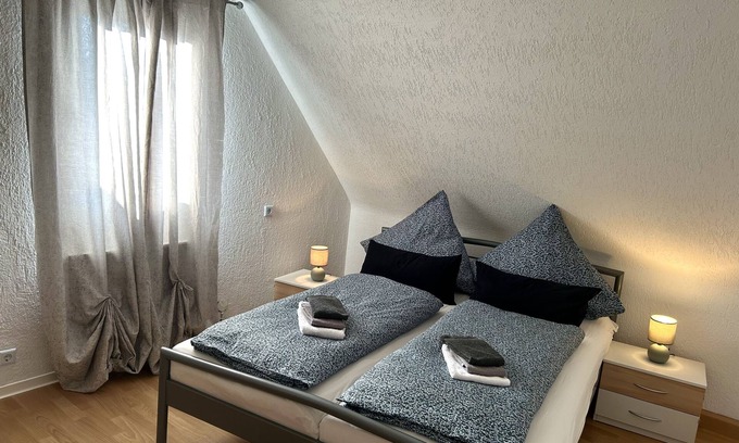 Villingen-Schwenningen Apartment | Große Wohnung mit 3 Schlafzimmer. In 10 Minuten zu Fuß Weit vom Stadtzentrum