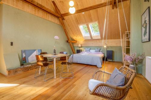 Klagenfurt am Woerthersee Apartment | Großes City-Loft - Schwingstuhl & Sterne