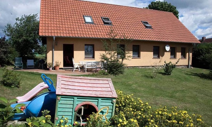 Katschow House | Großzügiges Ferienhaus mit Garten und Grillplatz für Familien-inselurlaub