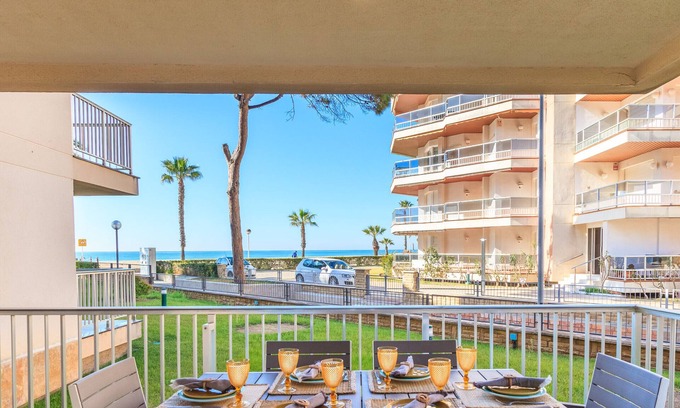 Vilafortuny Apartment | Ground floor flat on the beachfront in Cambrils - 247 UHC DMS V