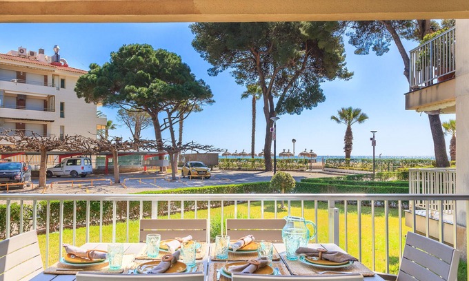 Vilafortuny Apartment | Ground floor flat on the beachfront in Cambrils - 249 UHC DMS V
