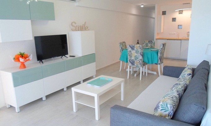 Balaruc-les-Bains Apartment | Ground Floor Apartment with Private Garden, Near Thermal Baths and Thau Lagoon