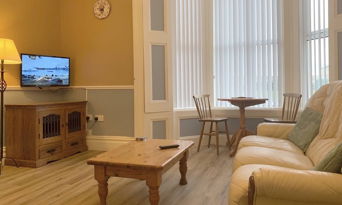 Weston-super-Mare Apartment | Ground Floor One Bedroom