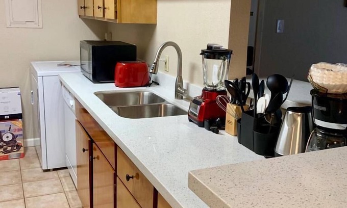 Webster Condo | Ground level 2/2 Apt in Clear Lake Webster near NASA Kemah NEWLY RENOVATED