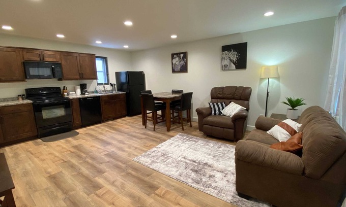 North Park Apartment | Ground level 2 bedroom loft apartment