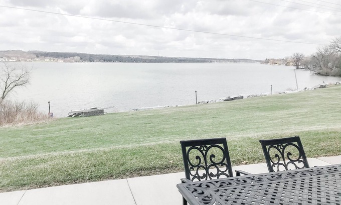 Lake Geneva Condo | Ground- Level Lake Geneva Villa!