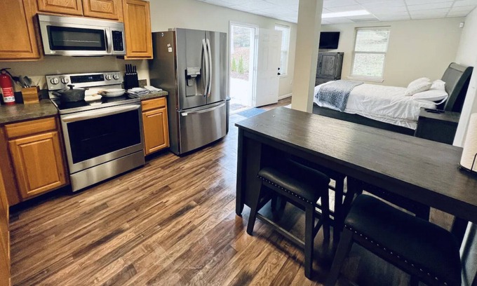 Sugar Hill House | Ground Level Studio Apartment