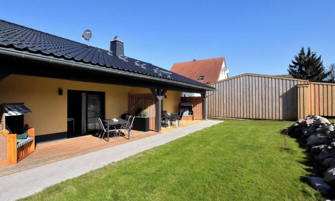 Barnekow House | Groundfloor holiday apartement with a garden