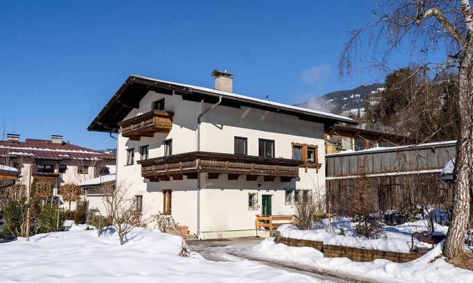 Hopfgarten im Brixental Ski Chalet | Group house with own cinema and bar, ski lift 1km away