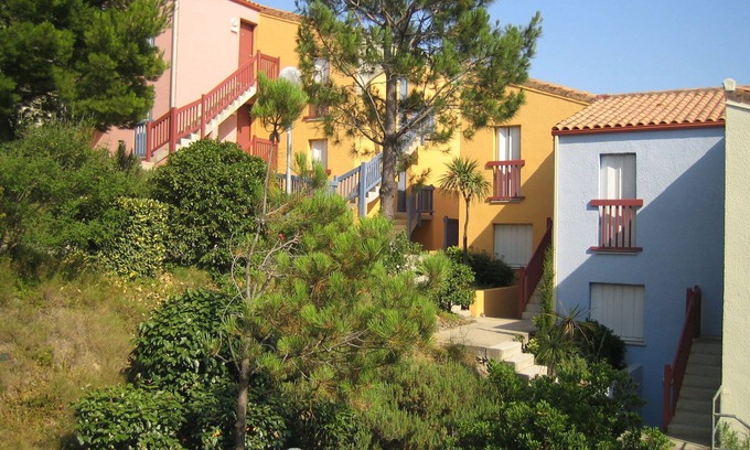 Cerbere Apartment | Group Stay with Shared Pool