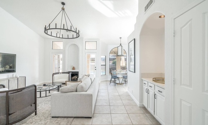 Arabian Views House | Grovers House-Private Home Oasis