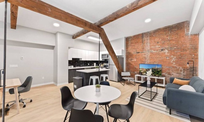 Peterborough Apartment | GSLofts - Unit 204 · Chic Red Bricks Loft 204 - 2 Bed in Downtown