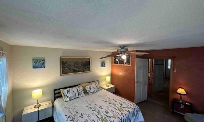 Alamedan Valley Apartment | Guadalupe Casita. 2.2 miles to Balloon park. Great views! Lovely Hot Tub.