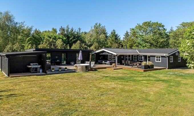 Fur House | "Gudni" - 200m to the fjord by Interhome