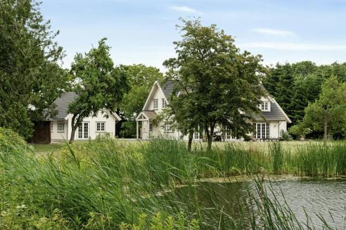 Lolland Municipality House | Guest House By Lake And Forest