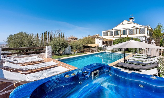 La Zubia House | Guest House 'Cumbres Verdes - Laurel De La Reina' with Mountain View, Wi-Fi and Air Conditioning