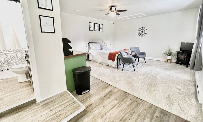 Maurertown Apartment | Guest House - Easy access to the interstate - minuets