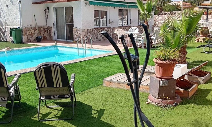 Alicante Villa | Guest house inside villa Noah