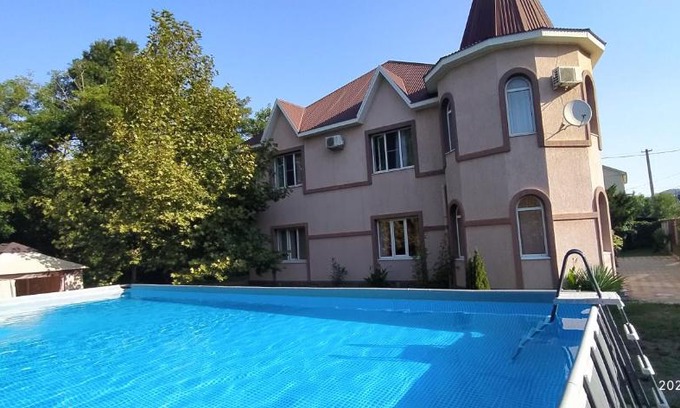 Bzhid House | Guest House Maria