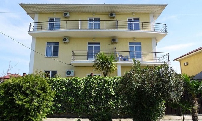 Vesyoloe House | Guest House on Voytenko