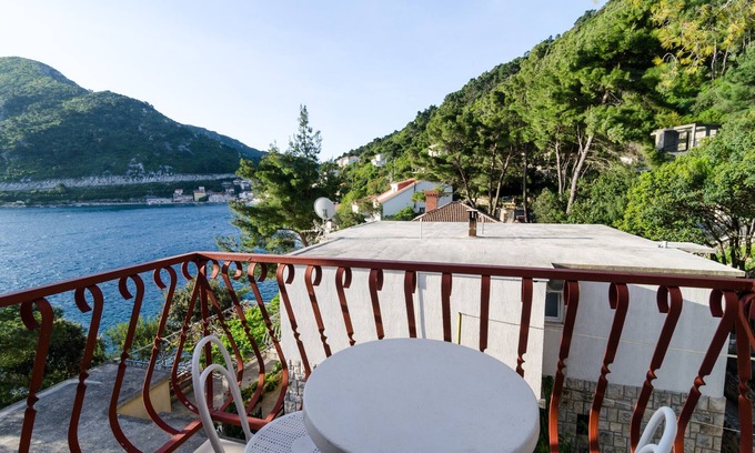 Sobra House | Guest House Sobra