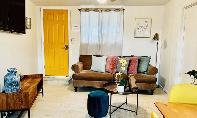 El Paso Apartment | Guest house with great view of the star on the Franklin Mountains.