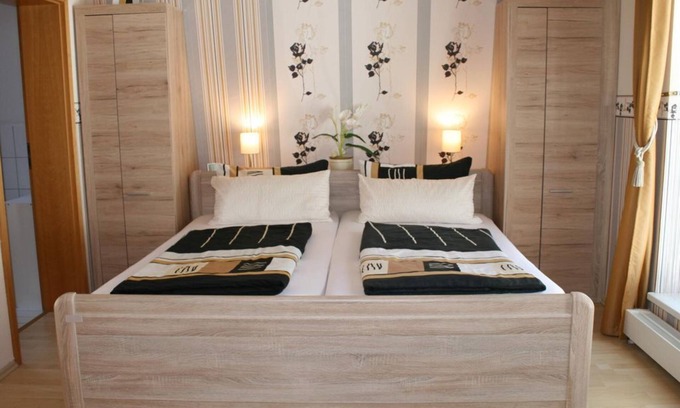 Mainz-Bingen Bed & Breakfast | Guest room 1 - Apartments tile
