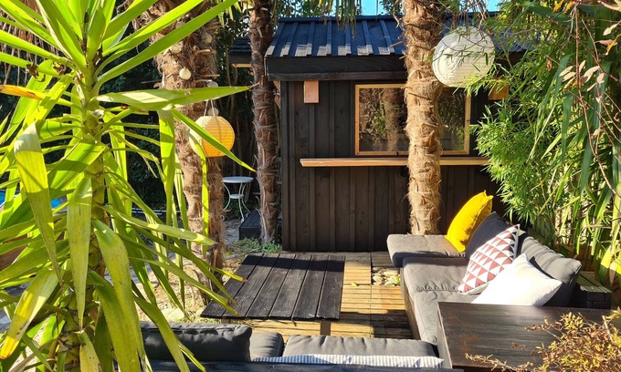 Toulouse Left Bank House | Guesthouse in Toulouse garden, private pool and jacuzzi + breakfast