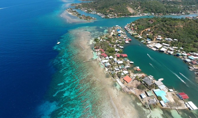 Roatan House | Guesthouse Room On Oak Ridge Key sleeps 10