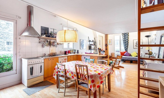 Amerique Apartment | GuestReady - Stylish Loft with Workspace and Music