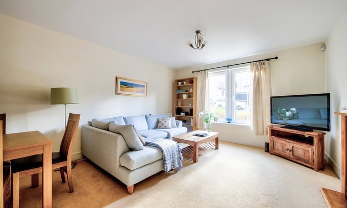 Bonnington Apartment | GuestReady - Bright home near New Town