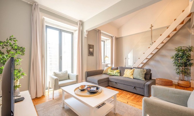 Sao Jorge de Arroios Apartment | GuestReady - Cardo White