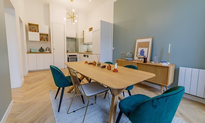 Les Grands Carmes Apartment | GuestReady - Chic Apt Near La Vieille Charité