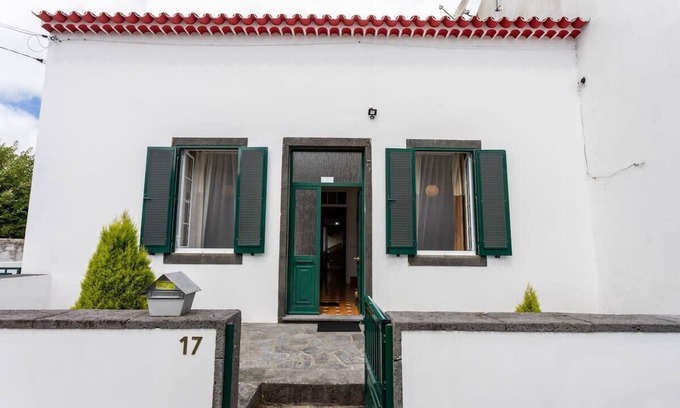 Furnas House | GuestReady - Furnas Nest