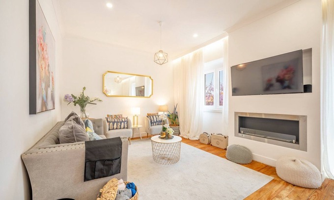 Setubal Apartment | GuestReady - La Petit Maison in Setubal