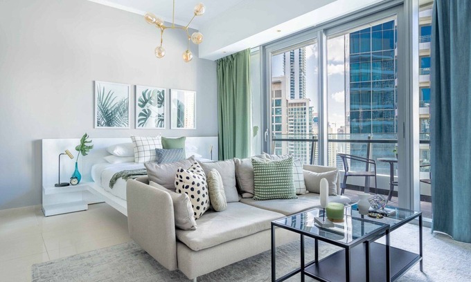 Dubai Marina Apartment | GuestReady - Marina View Studio l With Balcony