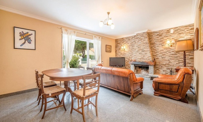 Magoito House | GuestReady - Poolside Paradise near Sintra