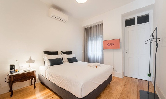 Coimbra Apartment | GuestReady - ZaZa Room 2