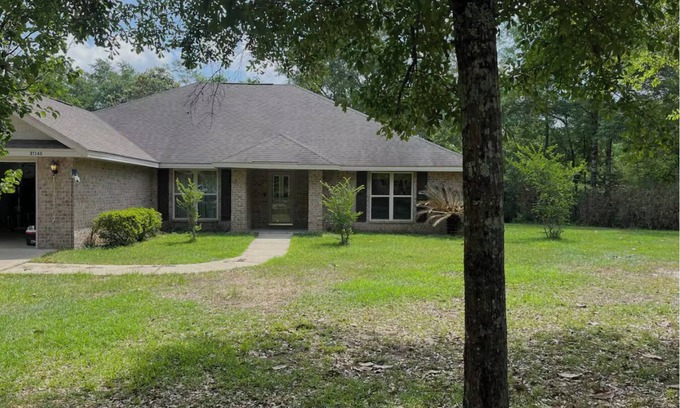 Ono Island House | Gulf Coast Hideaway/Silverhill: Spacious 4/2 house & pool, lots of outdoor space