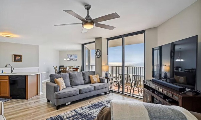 West Panama City Beach Condo | 🏖️Gulf Front-Hot Tub-Pool-Aquavista 603W🏖️