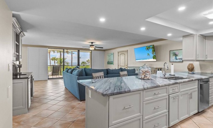 Sanibel Condo | Gulf-Front Luxury Condo | Stunning Views & Direct Beach Access on Sanibel