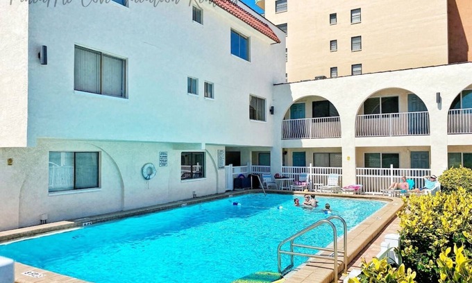 North Redington Beach Condo | Gulf Side Fun In Paradise Pool-Shuffleboard-Grill