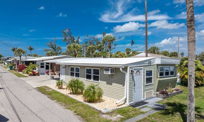 Englewood House | Gulf to Bay Breeze Park
