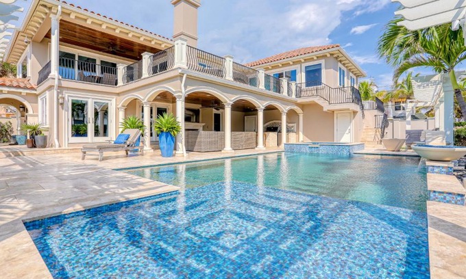 Pass-a-Grille House | Gulf Way Manor